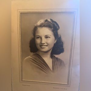 Vintage 40s black and white cabinet card photo picture